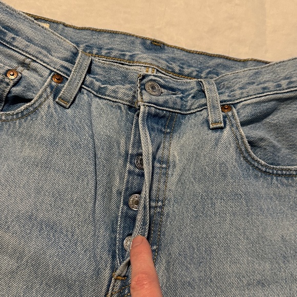 Levi’s 501 Light Blue Wash Button Fly Straight Leg Jeans Sz 29 - Picture 5 of 11